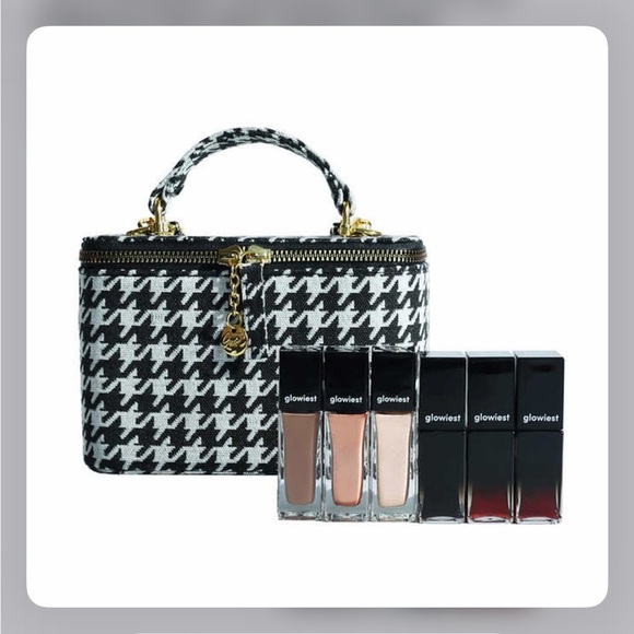 Vanity Case Chanel style Makeup Set The Glowiest Touches Eye and Lip - Picture 2 of 16